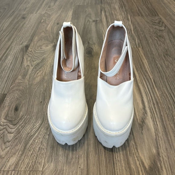 Jeffrey Campbell The Scully Platform Shoes - Picture 4 of 9